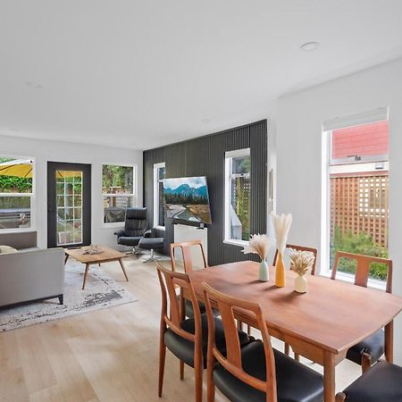 Modern Kitsilano 2 Bedroom Home With A Hot Tub แวนคูเวอร์ ภายนอก รูปภาพ