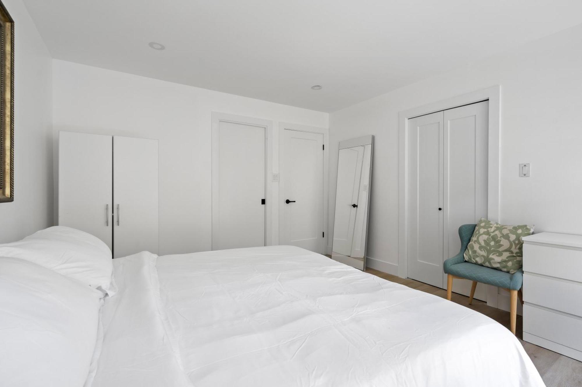 Modern Kitsilano 2 Bedroom Home With A Hot Tub แวนคูเวอร์ ภายนอก รูปภาพ