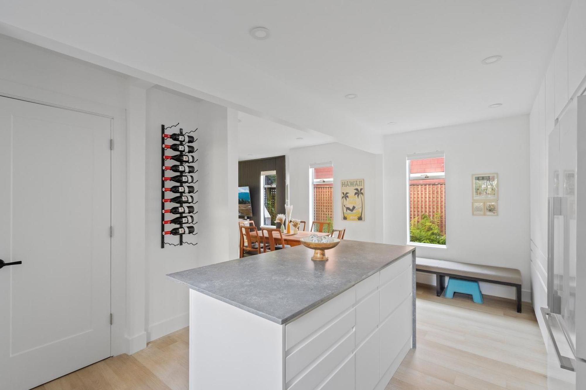 Modern Kitsilano 2 Bedroom Home With A Hot Tub แวนคูเวอร์ ภายนอก รูปภาพ